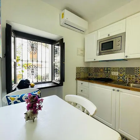 Casa Florestos - Studio Miro Old Town Apartment Estepona